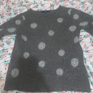 Gray cozy sweater. brand new, haven’t been worn